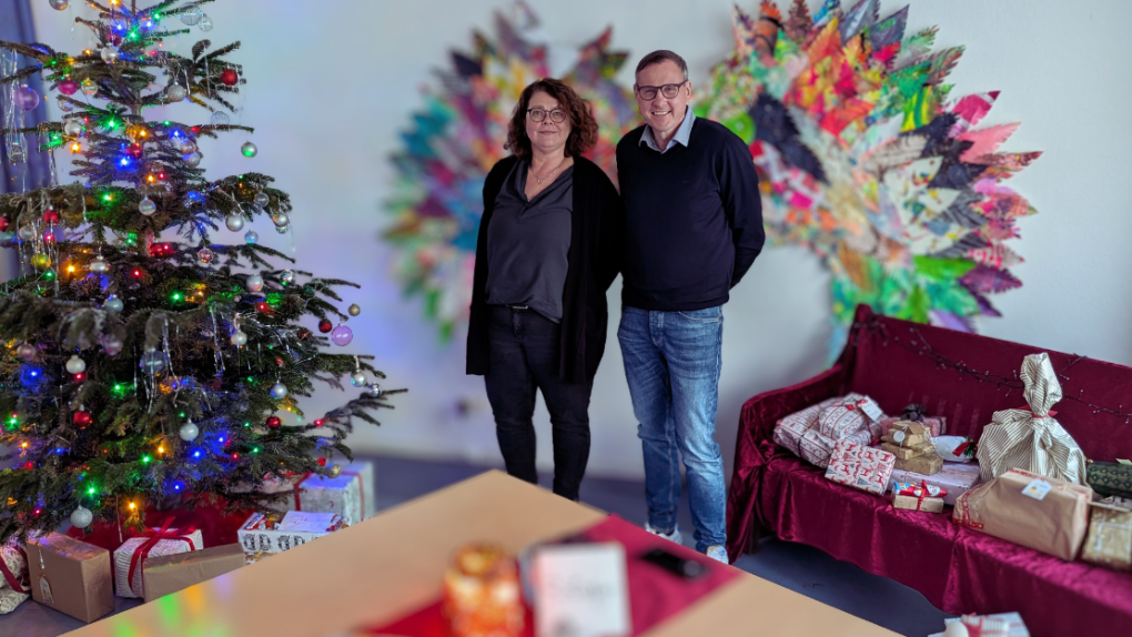 Geschenkeübergabe in MWG